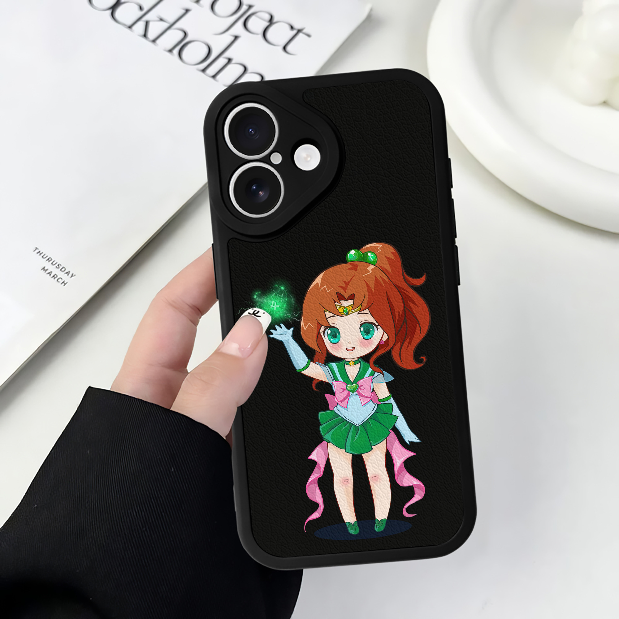 （画像用） 美少女戦士セーラームーン 木野 まこと きの まこと Sailor Moon Kino Makoto （セーラージュピター；Sailor Jupiter） 【iPhone 16シリーズ対応】シリコンスマホケース（レザー調） 材質：シリコン